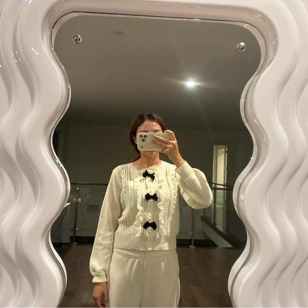 Bowtie cardigan